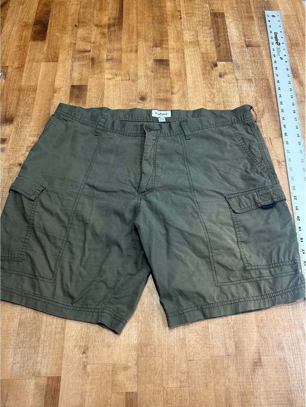 Goodfellow & Co Olive Green Cargo Shorts Size 40